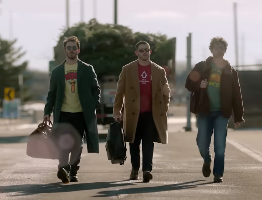 Kenny G Featured in Jonas Brothers Christmas Movie